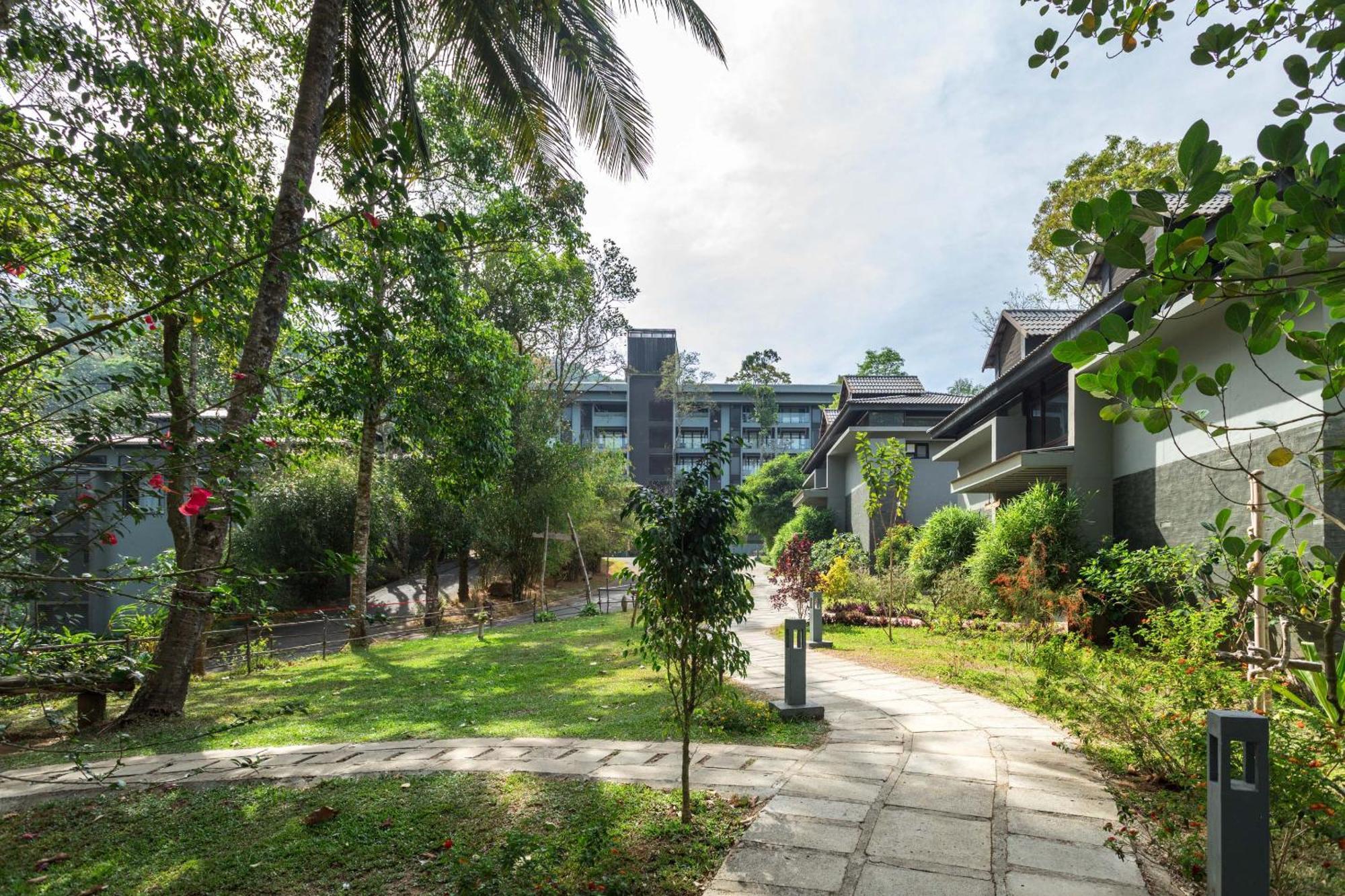 The Mountain Courtyard Thekkady Hotel Eksteriør billede