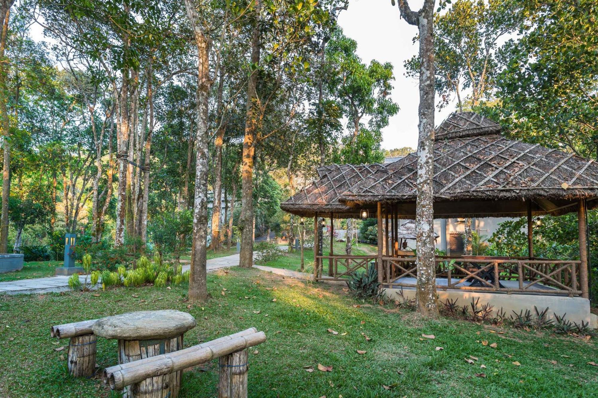 The Mountain Courtyard Thekkady Hotel Eksteriør billede